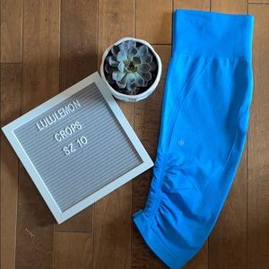 🌏 LULULEMON CROPS SZ 10! 🌏